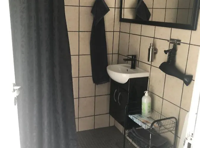 提拉布耶格旅馆 3*